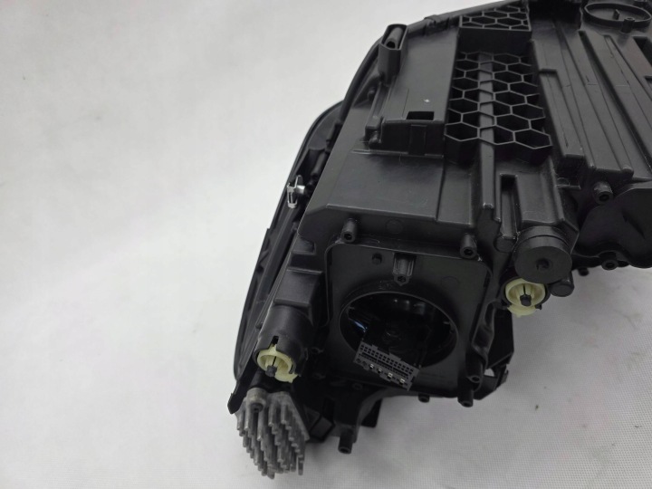 VW VOLKSWAGEN PASSAT B9 571 PHARE AVANT DROITE COMPLET LED EUROPE 571941036C