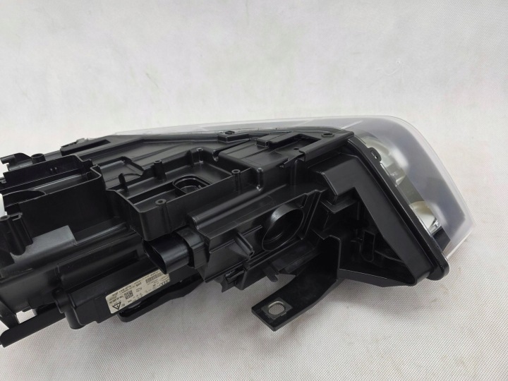 AUDI Q3 I 1 8U0 PHARE AVANT DROITE BI XÉNON LED EUROPE 8U0941006