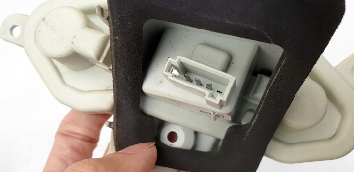 OPEL VECTRA C UNIVERSEL INSERT ARRIÈRE ARRIÈRE PHARES PHARE GAUCHE PUCE