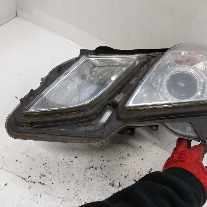MERCEDES E-KLASA W212 PHARE GAUCHE AVANT LENTILLE HELLA A2128200161