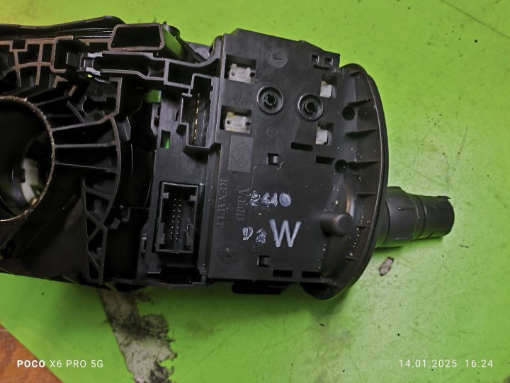 ARAIGNÉE COMMUTATEUR COMPOSITE FEUX RENAULT SCENIC II 61880051 820012772709