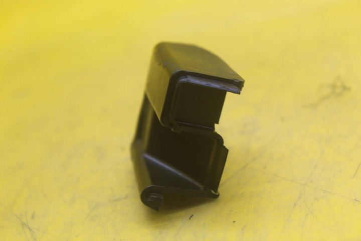 BOUCHON ZAKONCZE PORTES PRZESUNYCH DROIT VW TRANSPORTER T4 701843884A