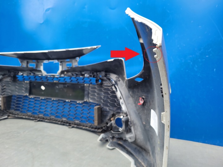 TOYOTA COROLLA E21 HAYON UNIVERSEL GR SPORT 19- PARE-CHOCS AVANT CALANDRE 52114-YY010