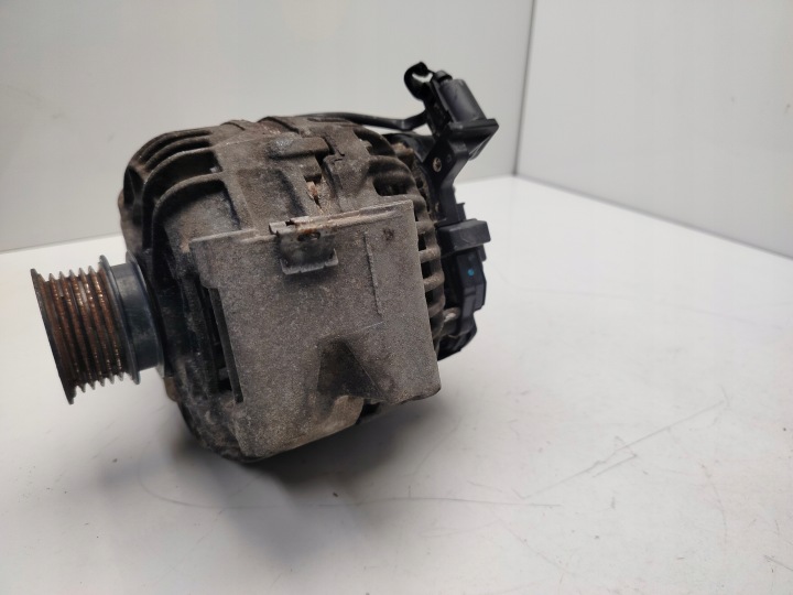 MERCEDES W204 2.5 B ALTERNATEUR A2721540002