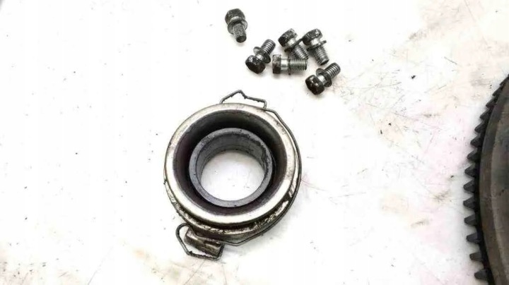 ENSEMBLE ADHÉRENCE TOYOTA AVENSIS ESTATE (_T25_) 124049910 2.23L DIESEL 2005