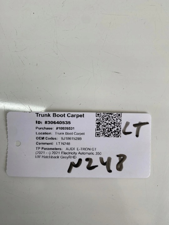 REVÊTEMENT COUVERCLES DE COFFRE AUDI 9J1861529B ÉLECTRIQUE 350KW 2021