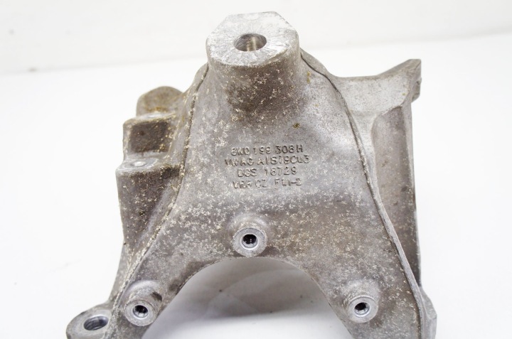 UM351 AUDI A4 B9 3.0 TDI POIGNÉE SUPPORT MOTEUR 8W0199308H AR