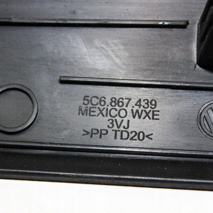 MOULURE DÉCORATIVE FLANC AVANT GAUCHES PORTES VW JETTA MK6 (162, 163)
