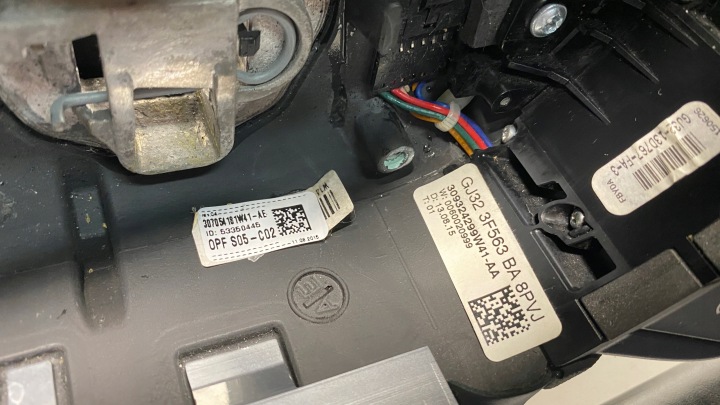 LAND ROVER EVOQUE L538 VOLANT CUIR MULTIFONCTION EN BON ÉTAT