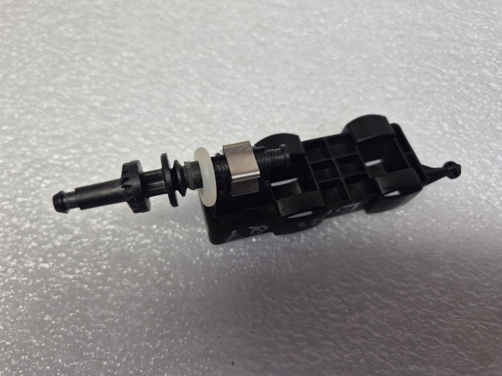 AUDI Q7 4M, GLISSIÈRE FIXATION RÉGLAGES LENTILLES GAUCHE CÔTÉ 77161L