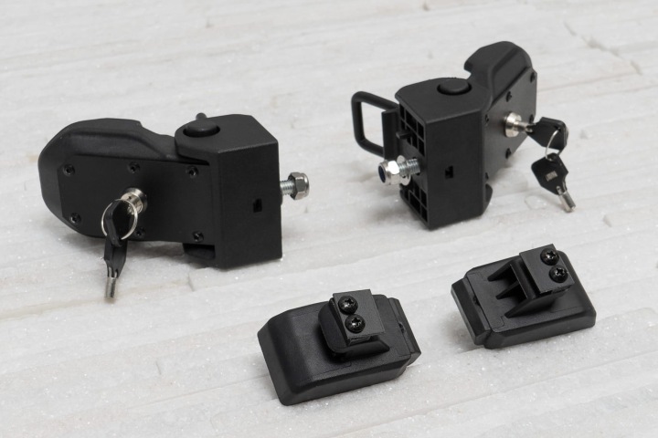 JEEP WRANGLER SERRURE LATÉRAL CAPOTS 68240952AD