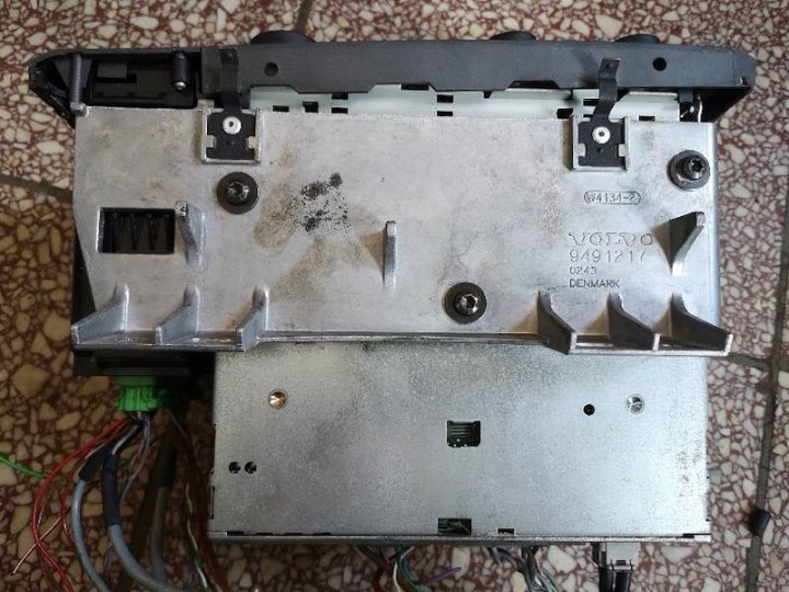 RADIO AUTOMOBILE 9496781 VOLVO S80