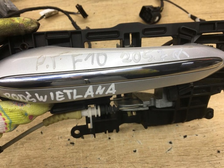 POIGNÉE DROIT ARRIÈRE 354 RÉTROÉCLAIRÉE FAISCEAU DE CÂBLES BMW F10