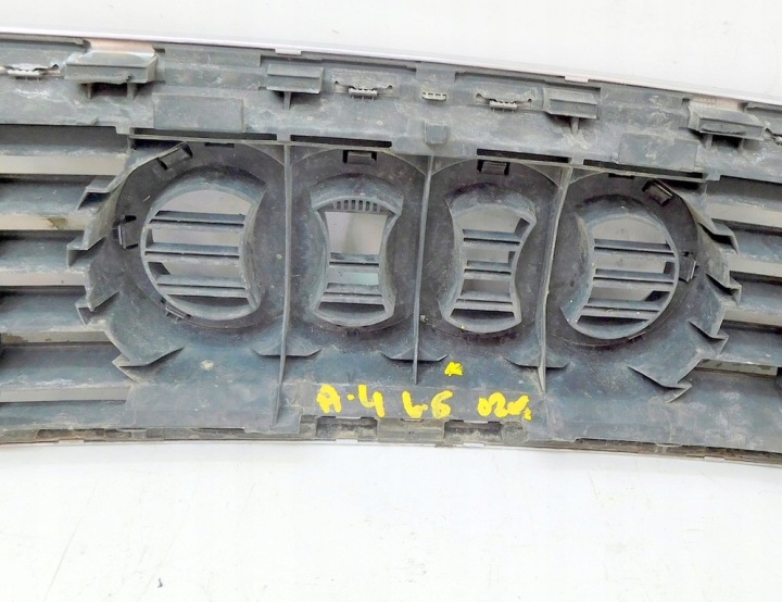 AUDI A4 B6 3.0 V6 02R GRILLE CALANDRE RADIATEUR 8E0853651F
