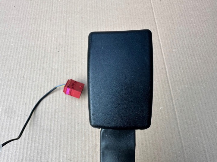 SEAT IBIZA IV AGRAFE COURROIE DROITE PASSAGER 6Q0857756F