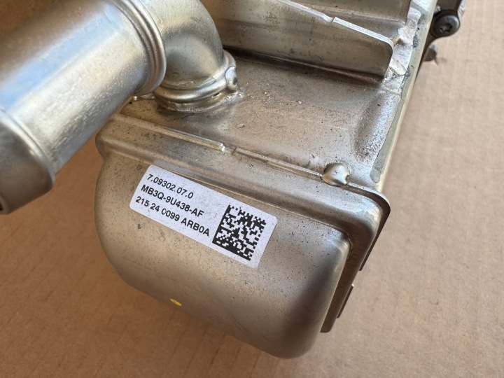 VANNE EGR RADIATEUR MB3Q-6K682-AB MB3Q-9U438-A VW FORD NEUF ORIGINAL
