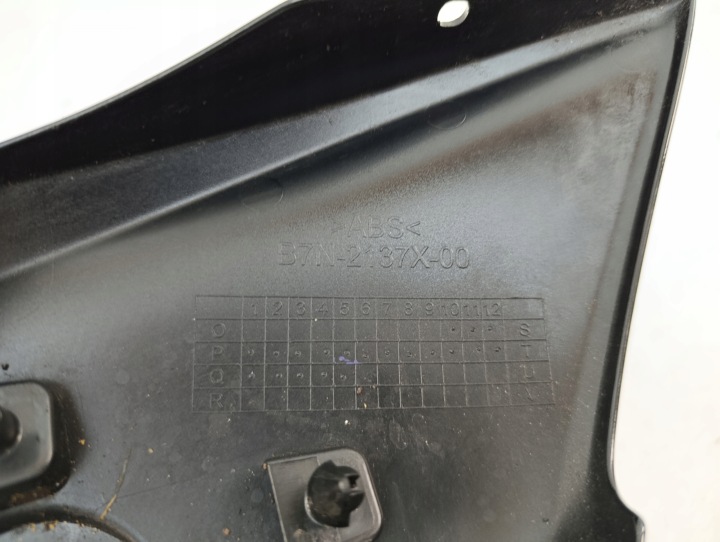 YAMAHA MT09 SP RN83 21-23 CÔTÉ REMPLISSAGE DROIT B7N-2137X