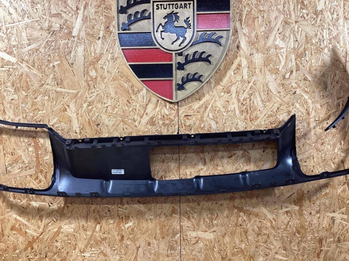 REVÊTEMENT SUR PARE-CHOCS PORSCHE CAYENNE III 2017-2023 9Y0807834OK1