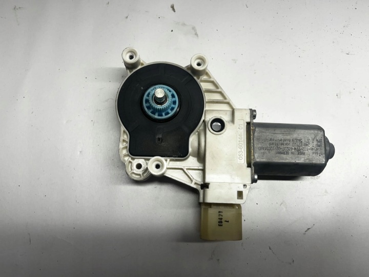 BMW 5 F10 F11 PETIT MOTEUR VITRES PORTES AVANT GAUCHE CÔTÉ 7271563 2011