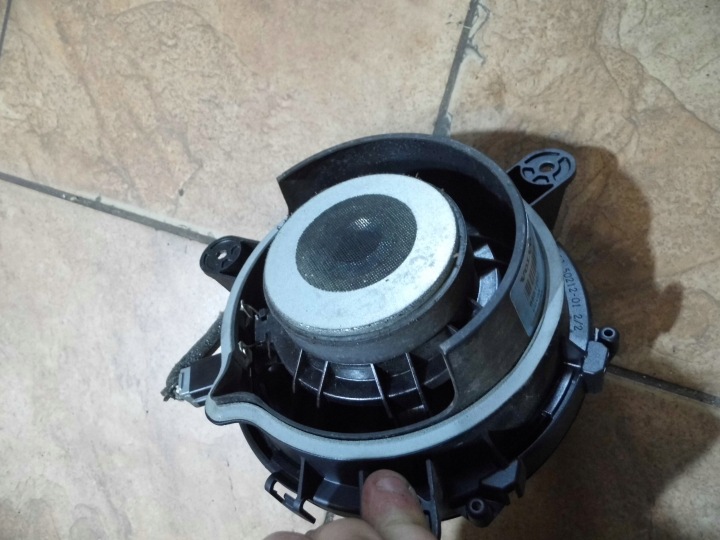 VOLVO V50 S40 II 2.0D 06' HAUT-PARLEUR ARRIÈRE DROIT 8651207 1 PIÈCE