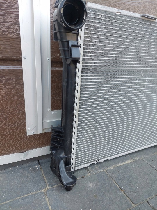 MERCEDES W204 W212 W218 I AUTRE RADIATEUR EAU