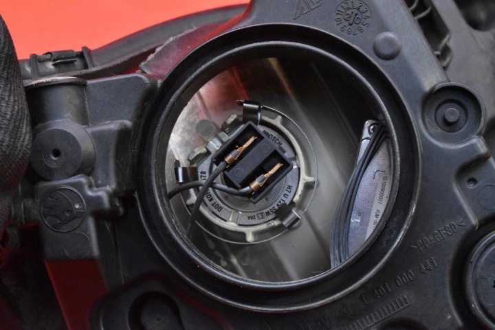 PROJECTEUR GAUCHE PHARE AVANT EUROPE 6V1941015D SKODA FABIA 3 III LIFT 18-20