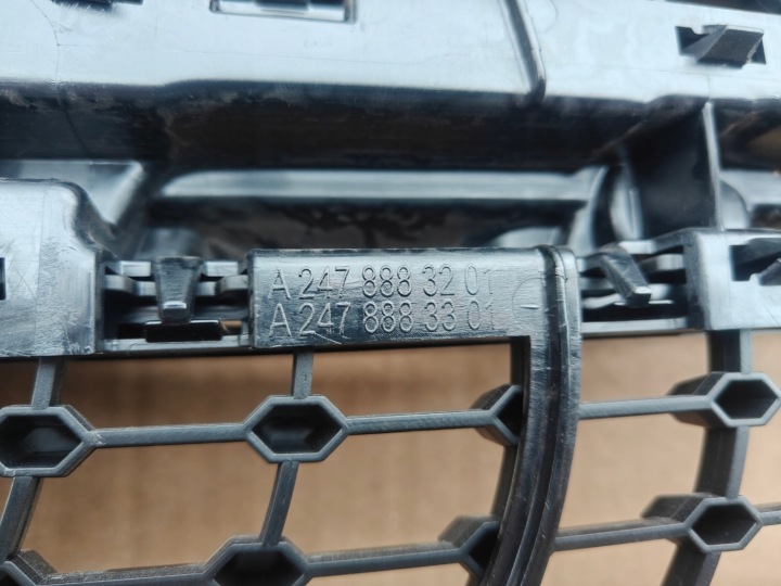 MERCEDES GLA II 2 H247 W247 GRILLE CALANDRE MOTEUR CHROM+EMBLEMAT A2478883201