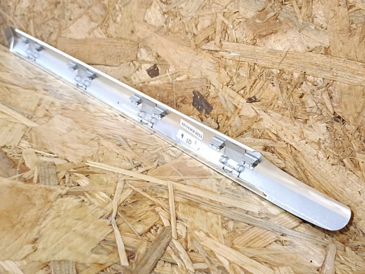 MERCEDES V295 W295 MOULURE VITRES DROIT ARRIÈRE A295673160064