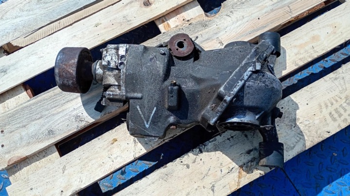 VOLVO OE 08689632 PONT ARRIÈRE
