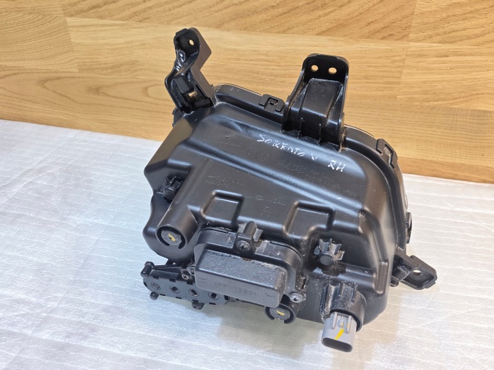 KIA SORENTO IV PHARES ANTIBROUILLARD LED DROIT