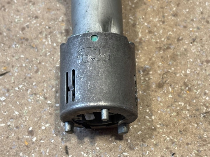 CROISILLON COLONNES DIRECTION MERCEDES-BENZ E W214 A2064620000