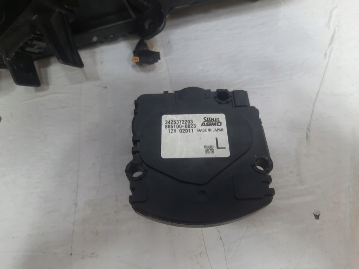 MAZDA CX30-19 PHARE GAUCHE AVANT 13 GOUPILLE ENDOMMAGÉE DGJ1-61040 USA