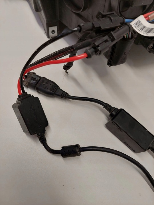2011 PROJECTEUR BMW 5 F10 F11 A8720324211