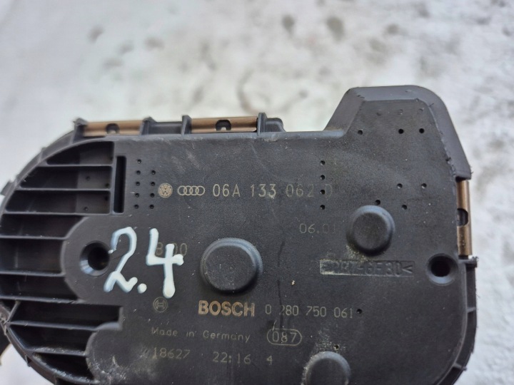 PAPILLON DES GAZ 06A133062D VW BORA OCTAVIA MK1 NOUVEAU BEETLE 2.0 8V