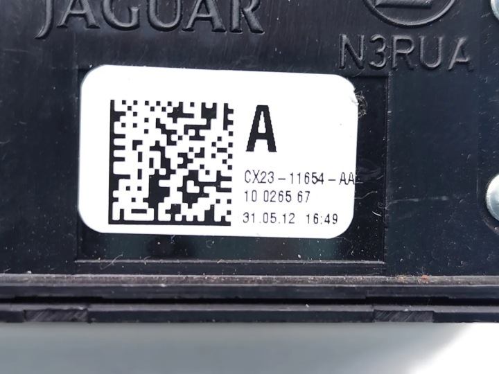 JAGUAR XF COMMUTATEUR BOUTON OUVERTURE COUVERCLES DE COFFRE COUVERCLES DE COFFRE 2012 SALOON