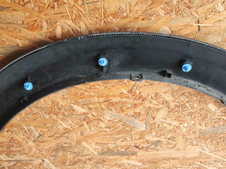 MOULURE GARDE-BOUE REVÊTEMENT GAUCHE AVANT DACIA SANDERO III 3 STEPWAY 638132662R