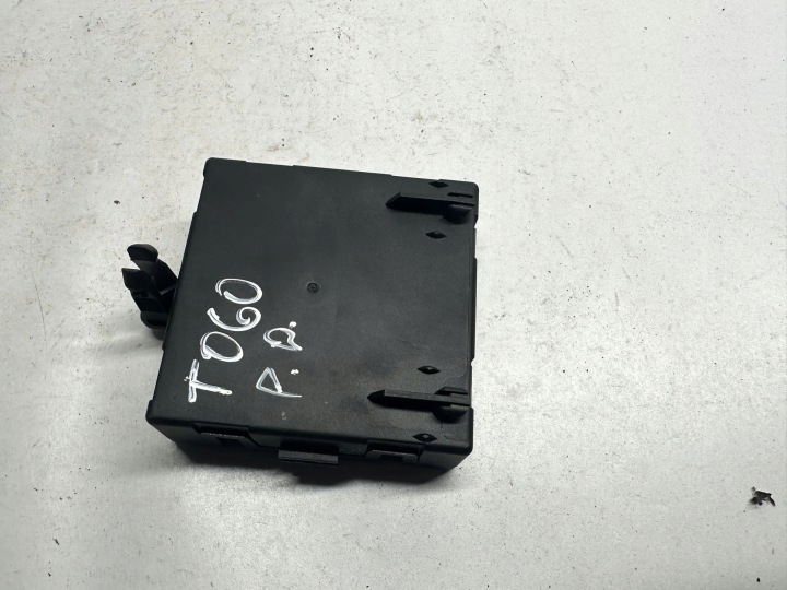 MERCEDES-BENZ GLA W156 X156 MODULE PORTES A1669014001 2014 2000CM3