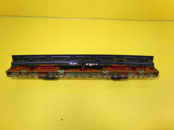 TROISIÈME LANTERNE STOP PIED AUDI A4 B7 BERLINE 28427001 NR125