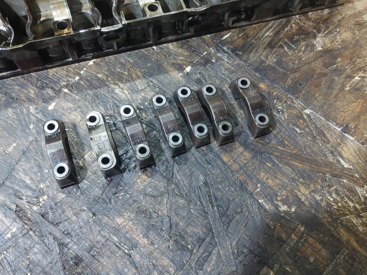 FIXATION LOZE GALET DISTRIBUTION ADMISSION BMW E39 520I M52B20TU 1748042F