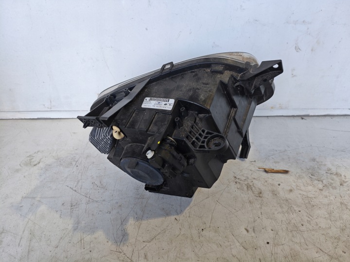 RENAULT TWINGO III LIFT PHARE GAUCHE AVANT 260602593R