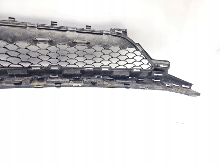 GRILLE PARE-CHOCS MERCEDES C-KLASA W205 LIFT 18-21 AVANT AMG