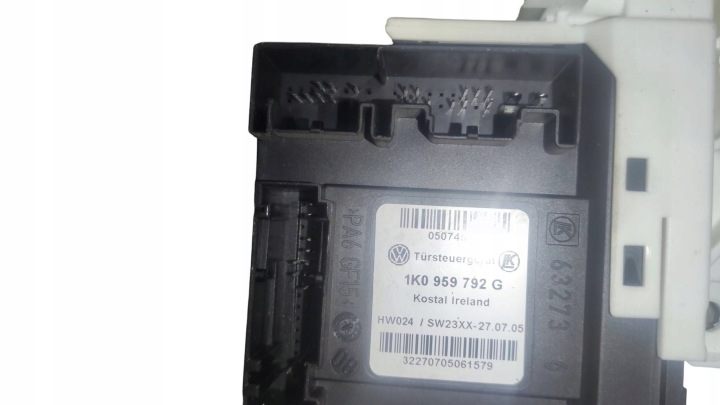 PETIT MOTEUR VITRES PORTES DROIT AVANT PP VW GOLF V TOURAN I 1K0959792G