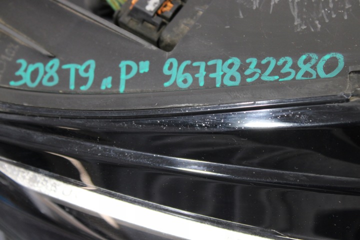 PHARES AVANT PEUGEOT 308 T9 9677832480 9677832380