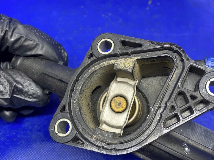 CHÂSSIS THERMOSTAT DACIA LOGAN 1.0 SCE B40B400 110600968R