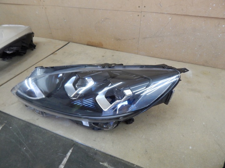 PHARE GAUCHE AVANT GAUCHE AVANT FORD KUGA MK3 LV4B-13E015-CD ORIGINAL EUROPE