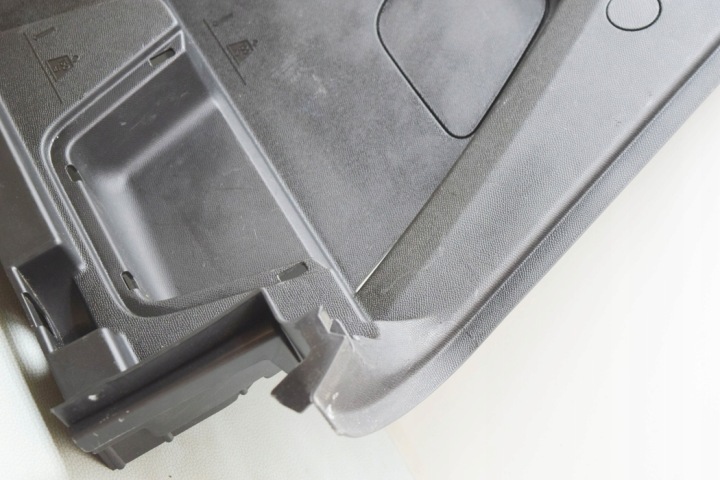 DROITE GARNITURE COUVERCLES DE COFFRE PEUGEOT 3008 SUV 9812509077 1.2L GASOLINE 96KW