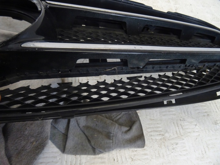 CALANDRE RADIATEUR GRILLE AVANT MERCEDES GLA W156 A1568880460