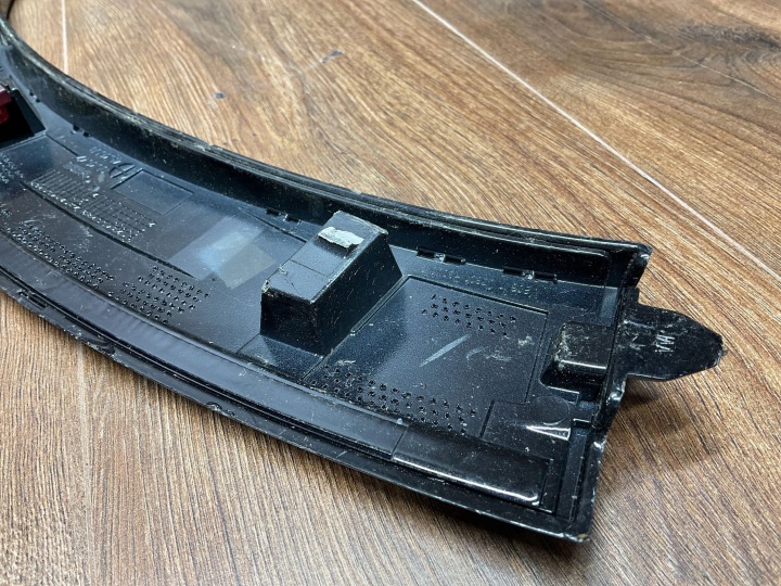 MOULURE DROITE AVANT PORSCHE CAYENNE 9Y 9Y0853718D