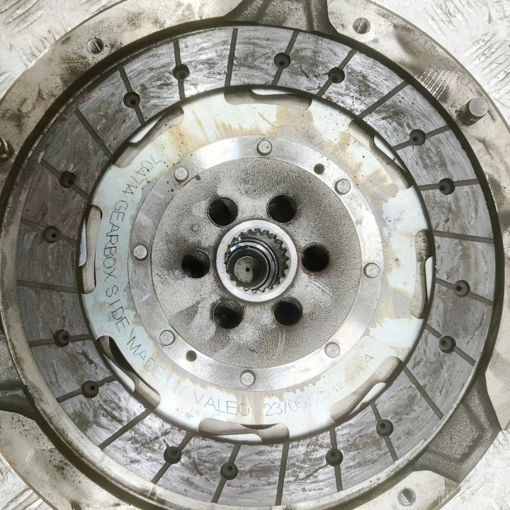 ENSEMBLE ADHÉRENCE BMW 1 (F20) 415057910 35635045 1.6L 100KW 2014