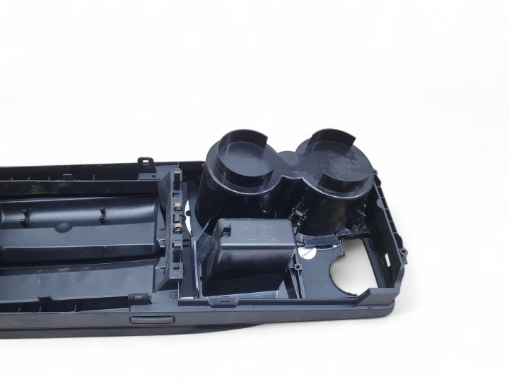 MERCEDES-BENZ E A207 A2076801096 ACCOUDOIR TUNNELS CENTRAL